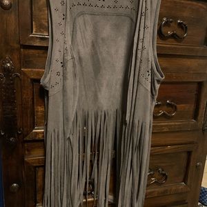 Maurices fringe vest size large
